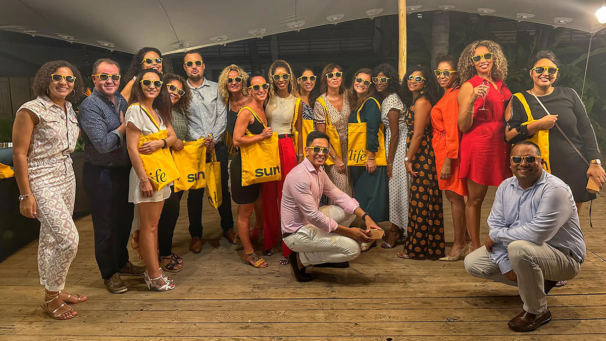 Earth Day : Sunlife et Helios s’associent dans une démarche éco-responsable en produisant des lunettes de soleil en plastique recyclé